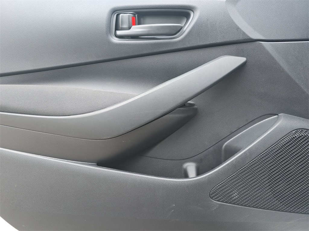 2022 Toyota Corolla Hybrid LE photo 24