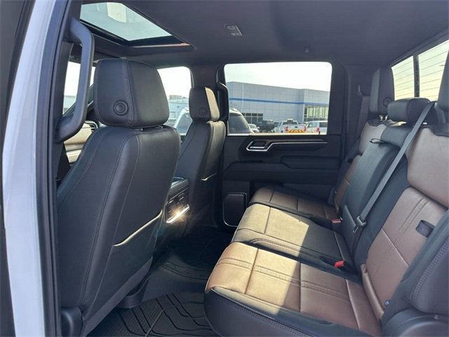2025 Chevrolet Silverado 2500HD High Country photo 4