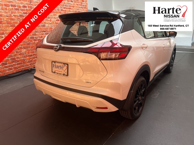 2024 Nissan Kicks SR photo 2