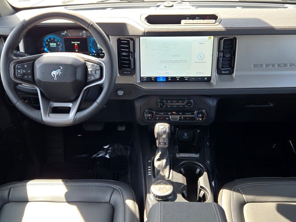 2025 Ford Bronco Outer Banks photo 15