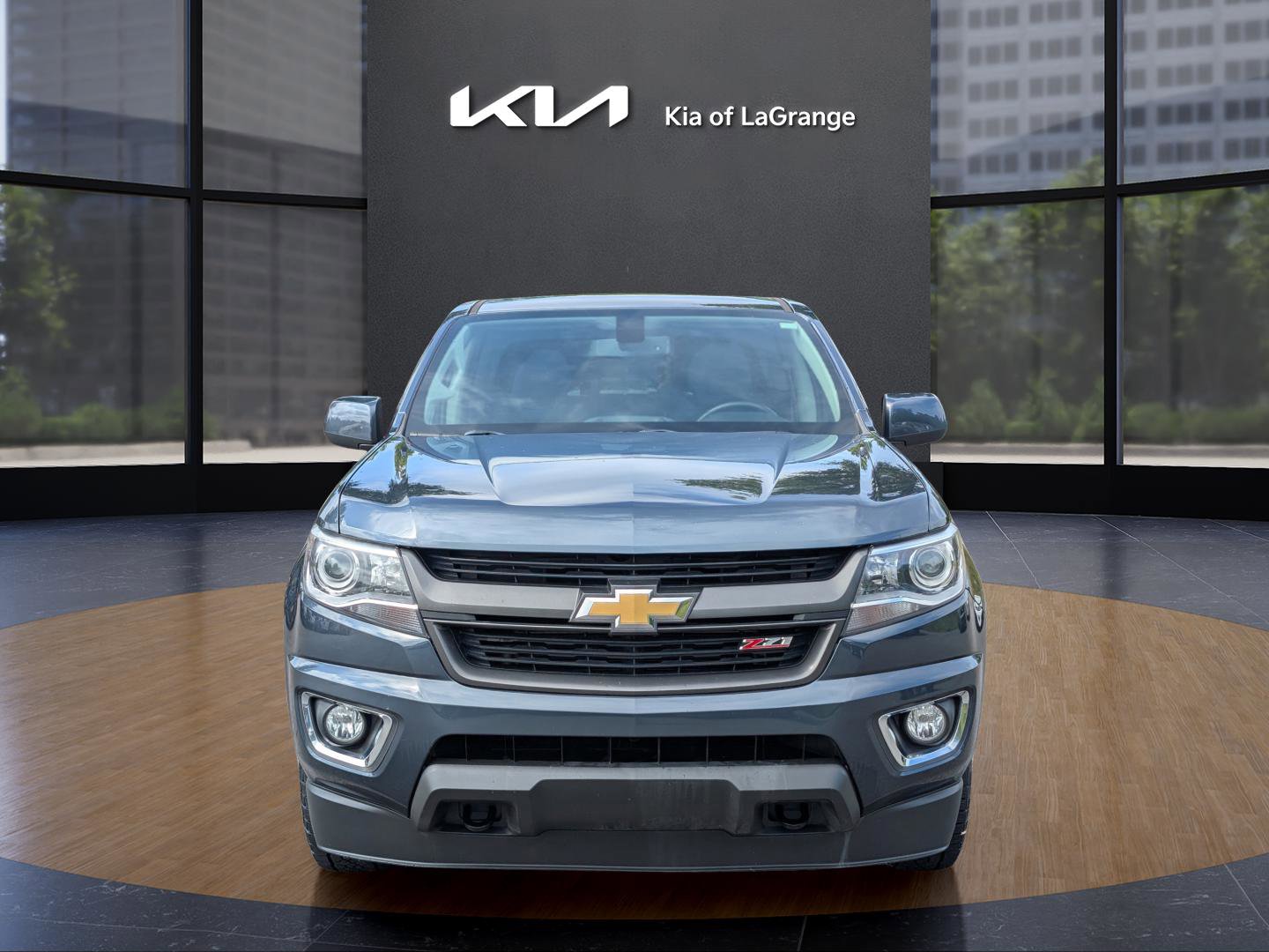 2020 Chevrolet Colorado Z71 photo 2
