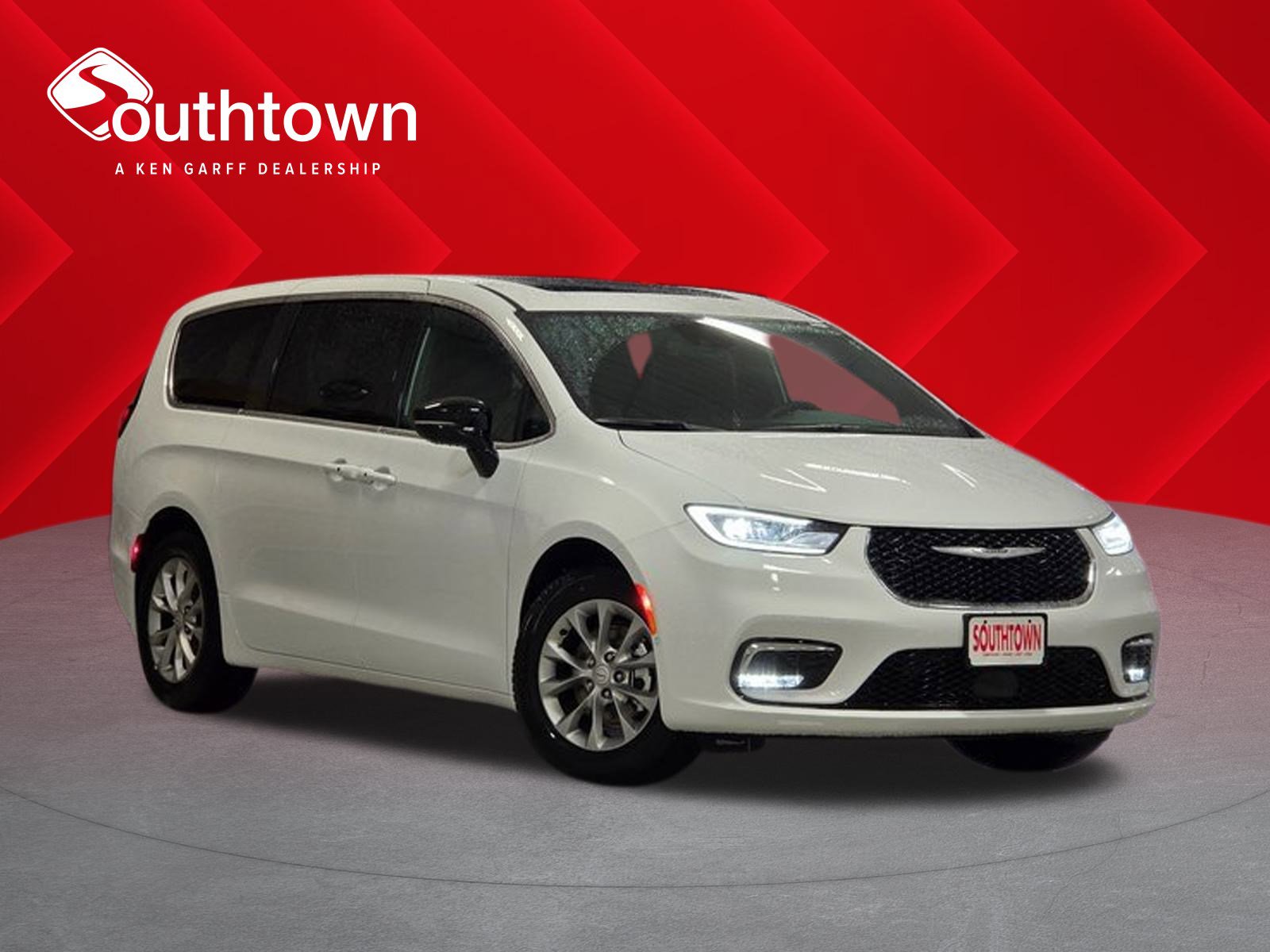 2026 Chrysler Pacifica Limited's photo