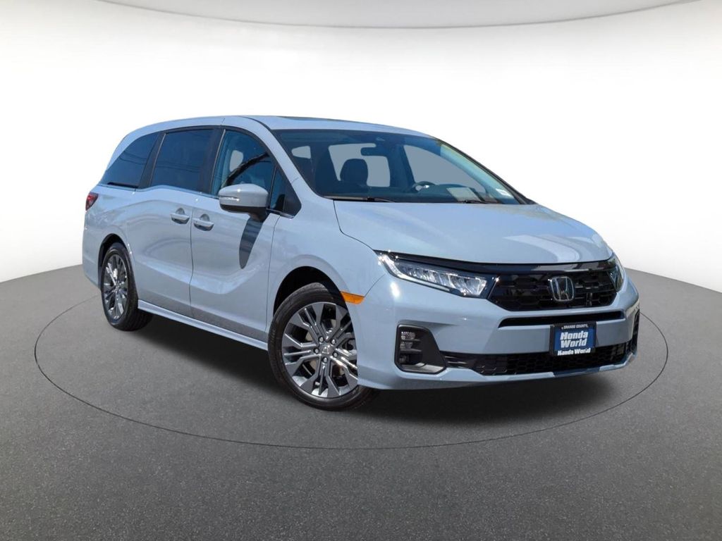2026 Honda Odyssey Touring's photo