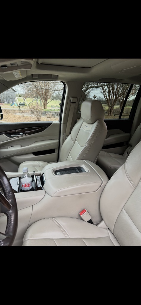 2016 Cadillac Escalade ESV Premium's photo