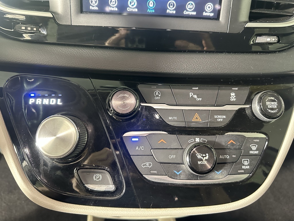 2018 Chrysler Pacifica Touring Plus photo 19