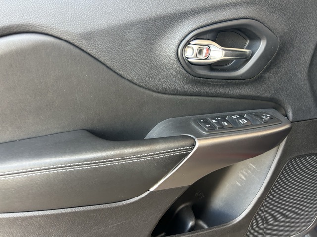 2019 Jeep Cherokee Latitude photo 26