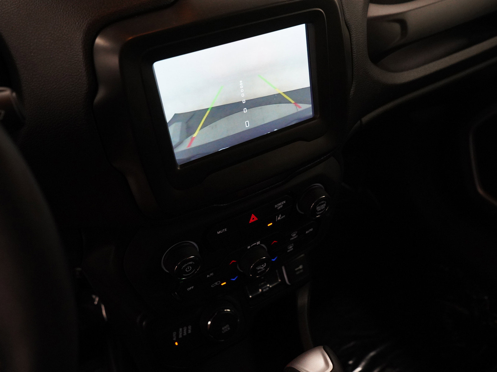 2021 Jeep Renegade Latitude photo 24
