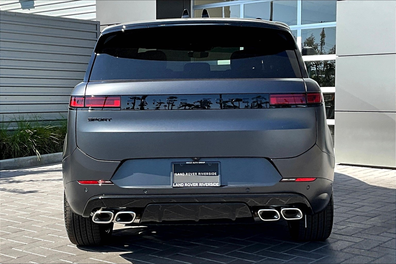 2025 Land Rover Range Rover Sport SE photo 3