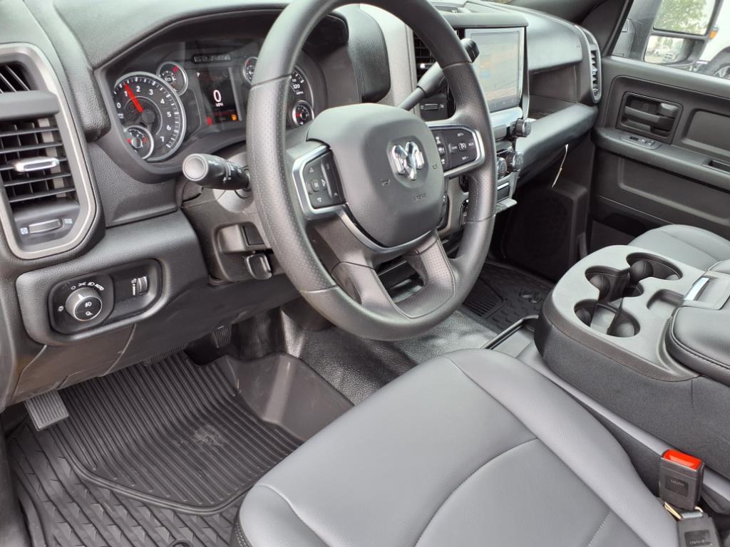 2025 Ram 2500 Tradesman photo 4