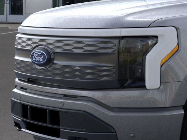 2025 Ford F-150 Lightning Lariat photo 17
