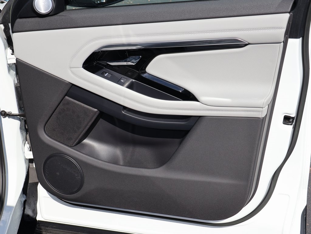 2023 Land Rover Range Rover Evoque R-Dynamic SE photo 10