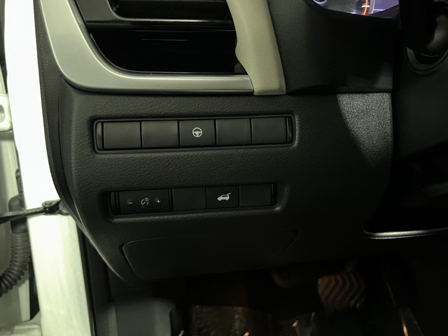 2023 Nissan Rogue SL photo 18