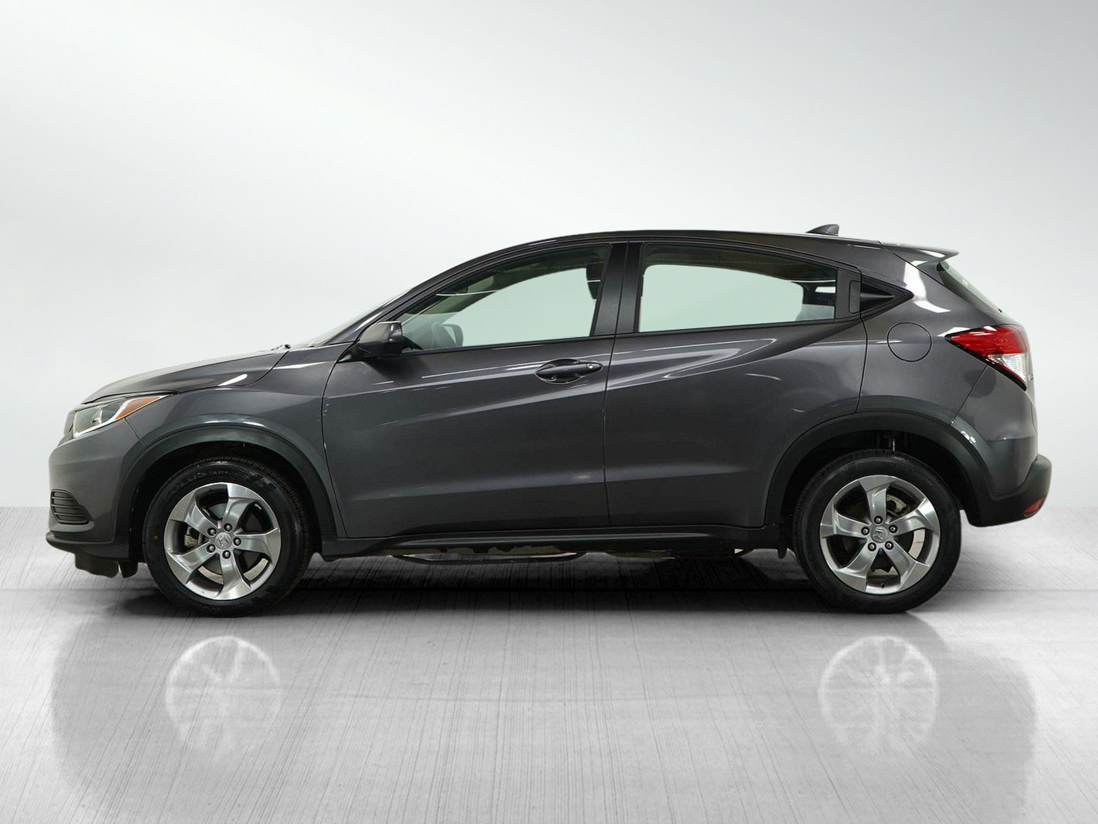 Used 2022 Honda HR-V LX with VIN 3CZRU6H31NM705305 for sale in Burnsville, Minnesota