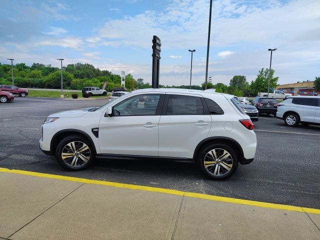2025 Mitsubishi Outlander Sport ES photo 3