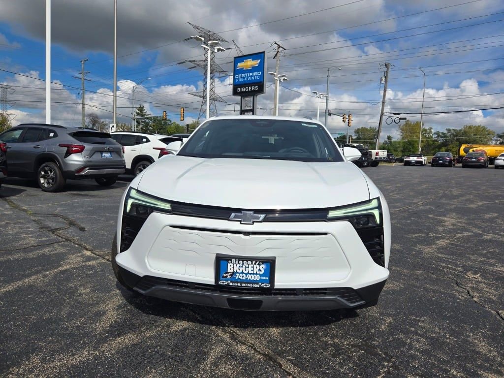 2026 Chevrolet Blazer EV photo 2