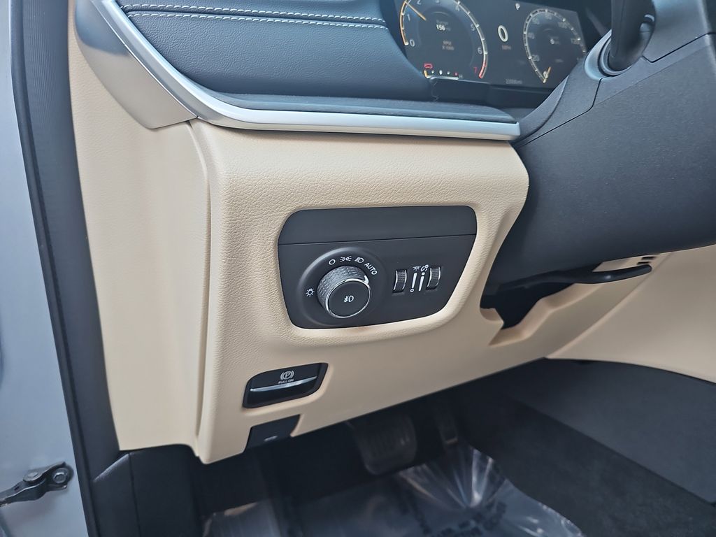 2023 Jeep Grand Cherokee Limited photo 21