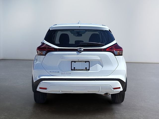 2025 Nissan Kicks Play S photo 4