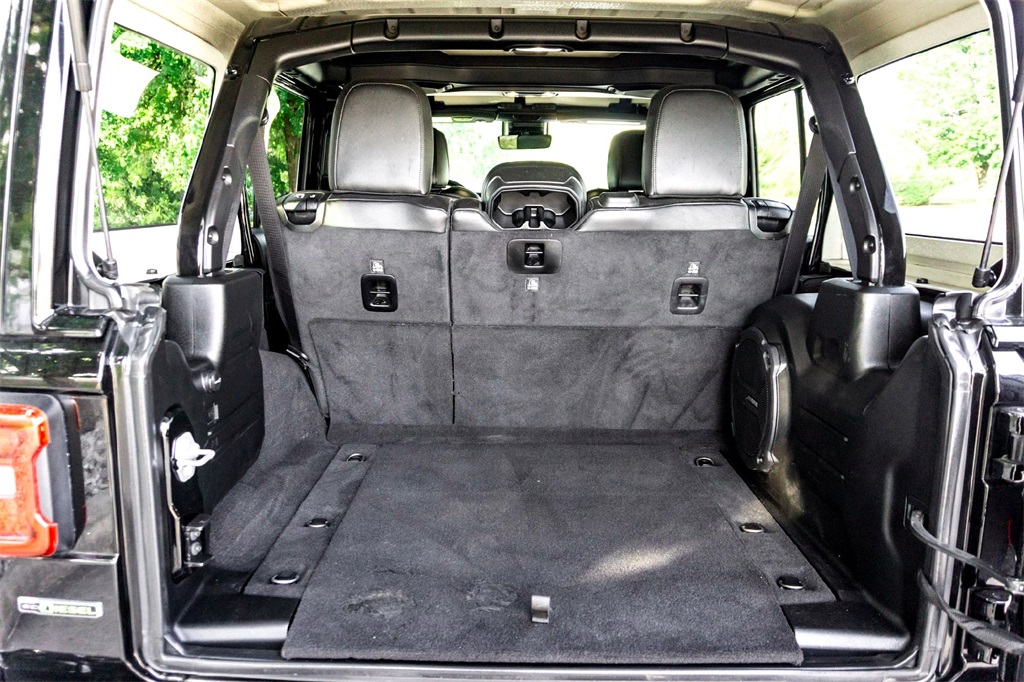 2021 Jeep Wrangler Unlimited Sahara High Altitude photo 29