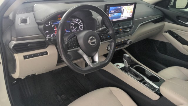 Used 2023 Pearl White Tricoat Nissan 2.5 SV image 14