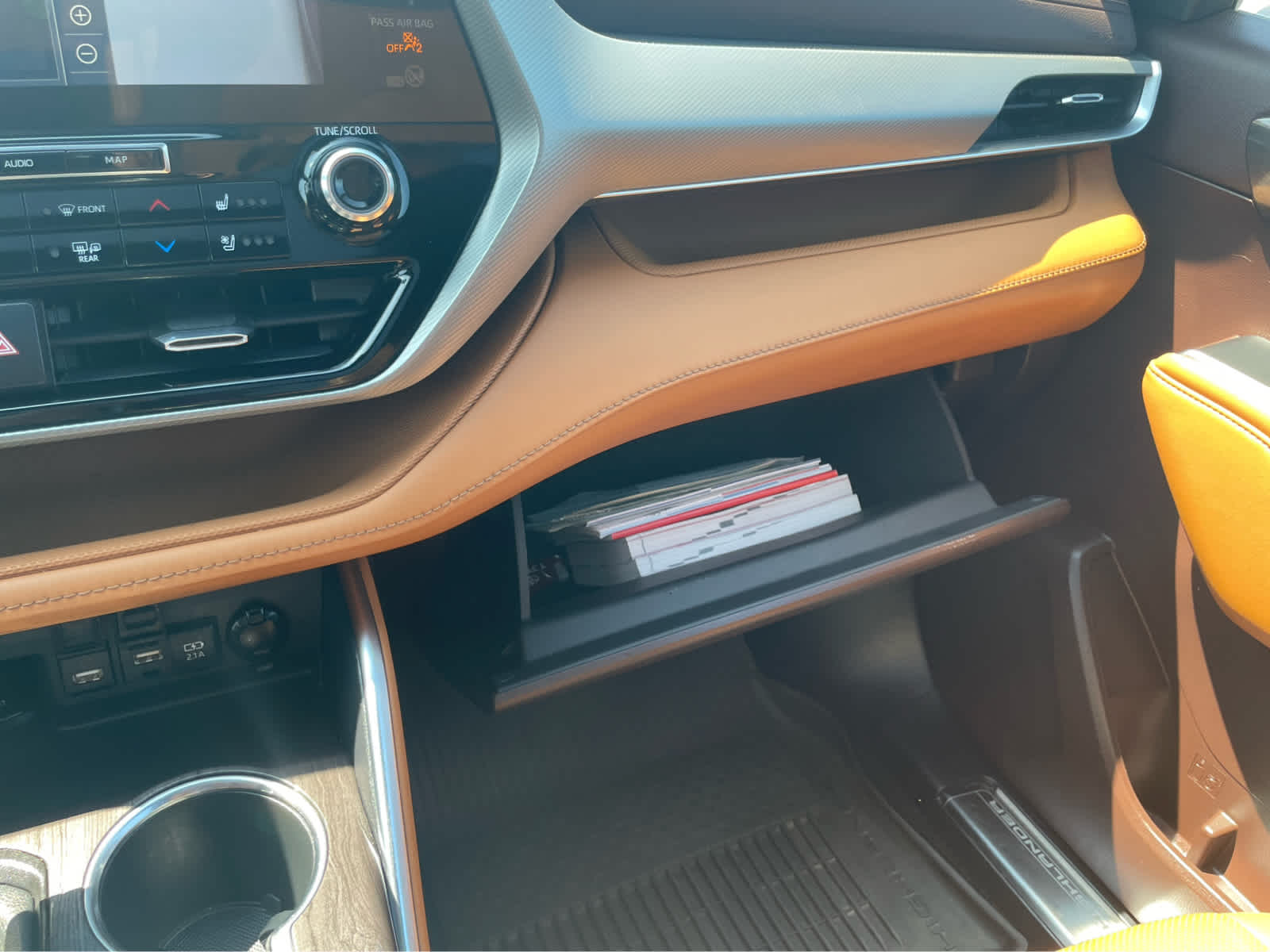 2021 Toyota Highlander Platinum photo 25