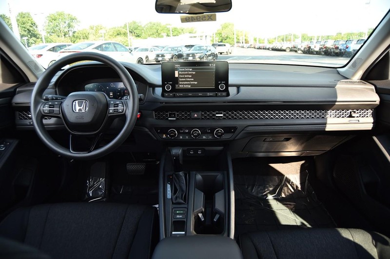 2025 Honda Accord 1.5T SE photo 7