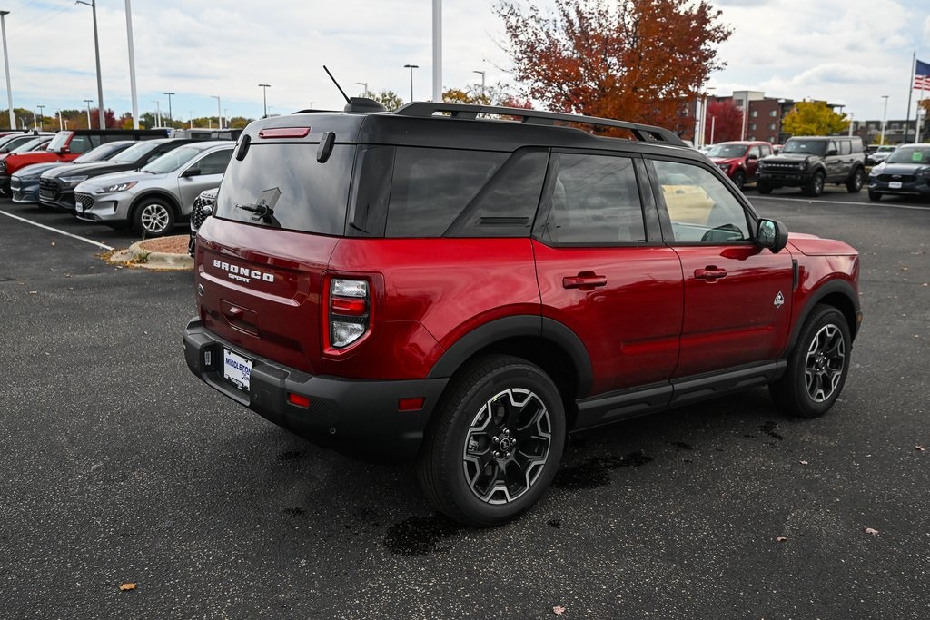 2025 Ford Bronco Sport Outer Banks photo 2