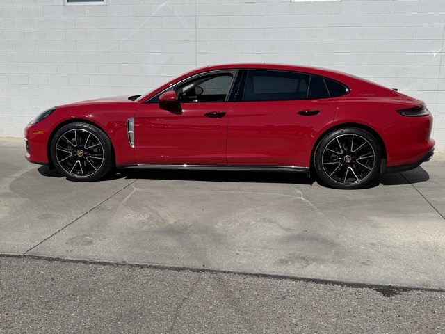 2023 Porsche Panamera 4 Executive photo 2