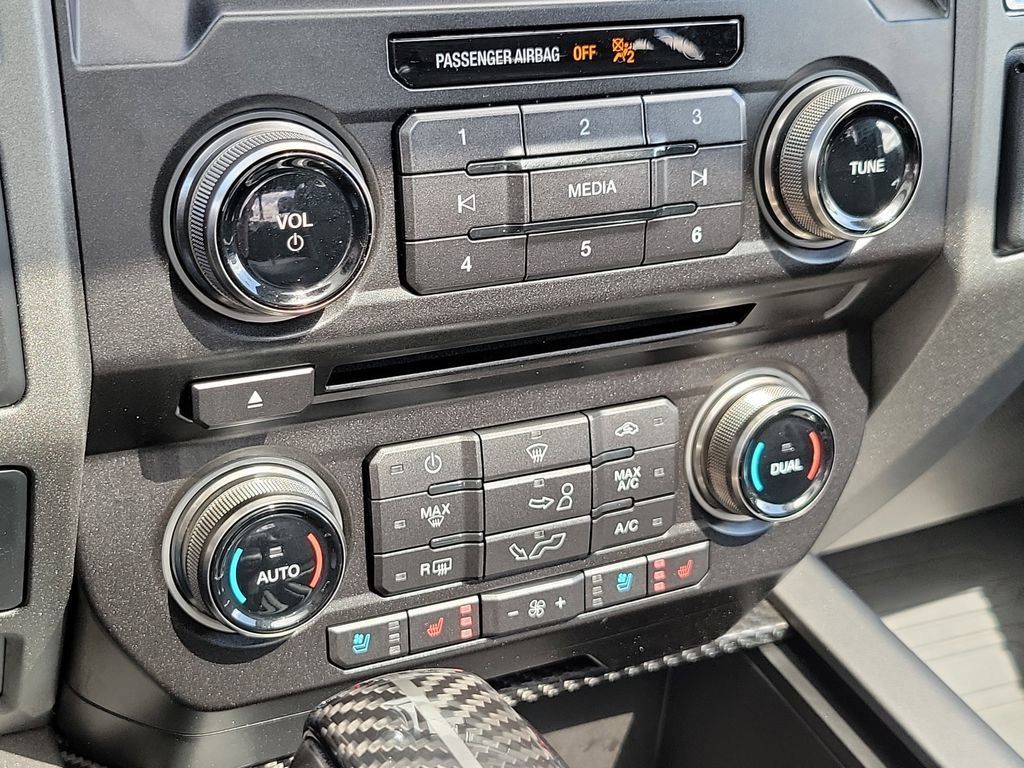 2018 Ford F-150 Raptor photo 18