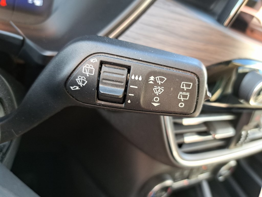 2020 Ford Escape Titanium Hybrid photo 14