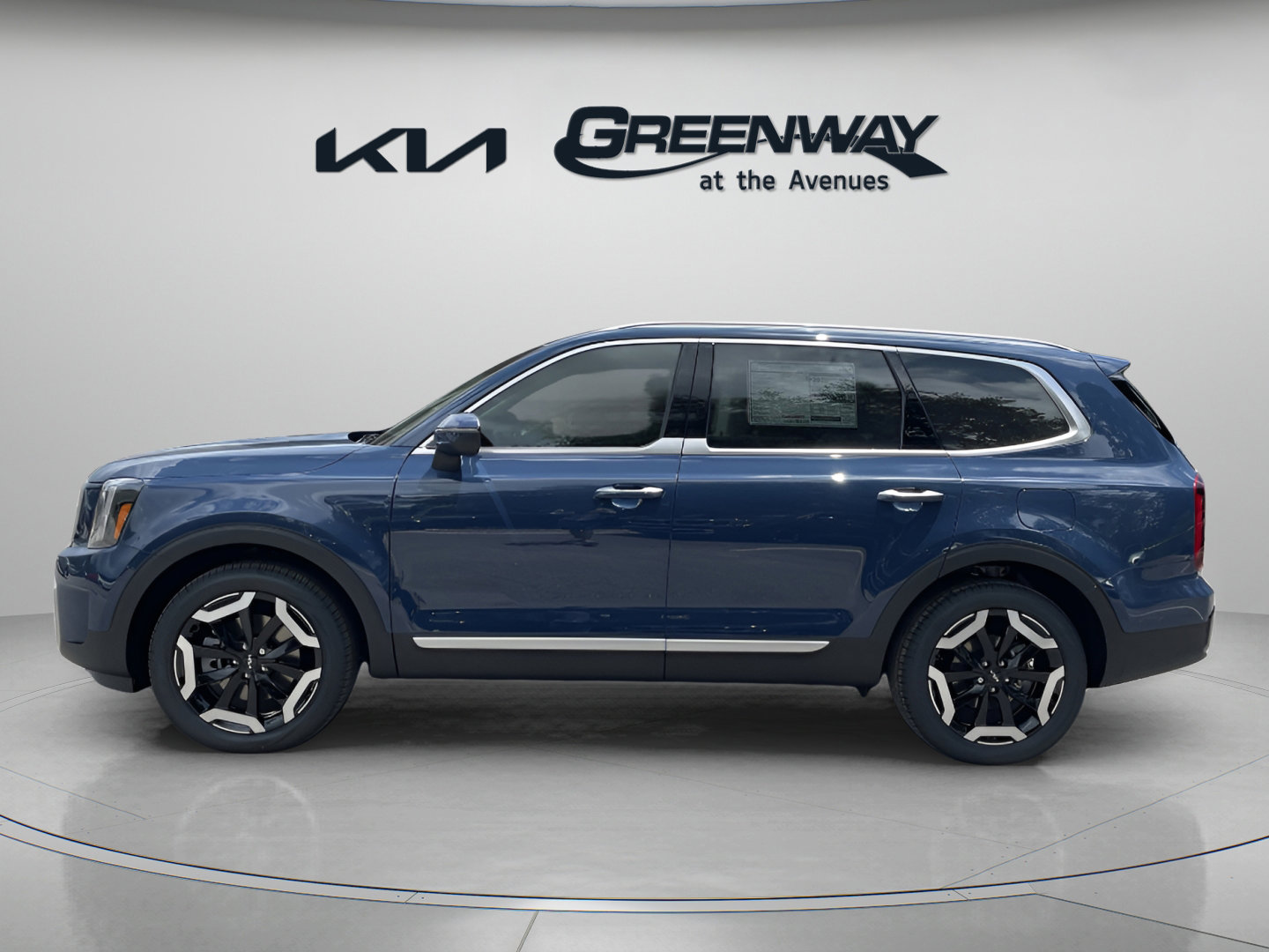 2025 Kia Telluride S photo 2