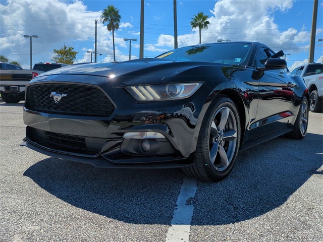 2015 Ford Mustang V6 photo 7