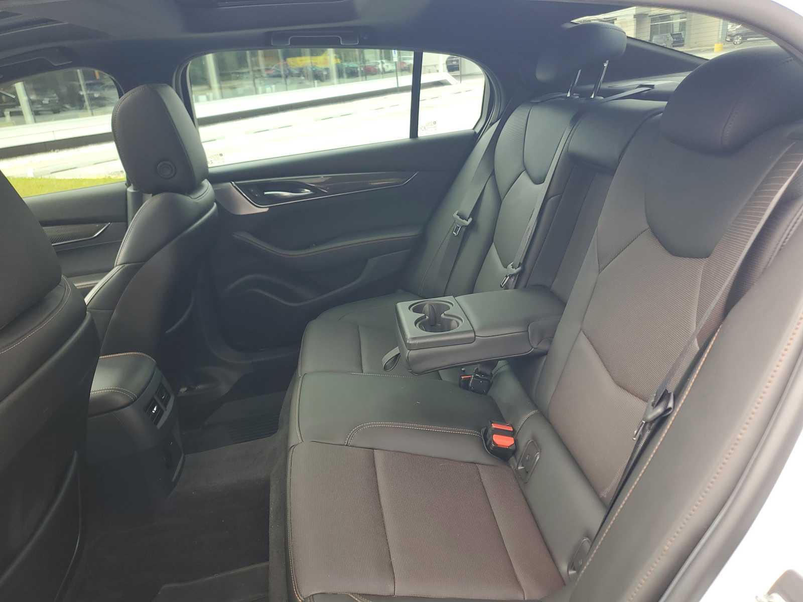 2022 Cadillac CT5 V photo 9
