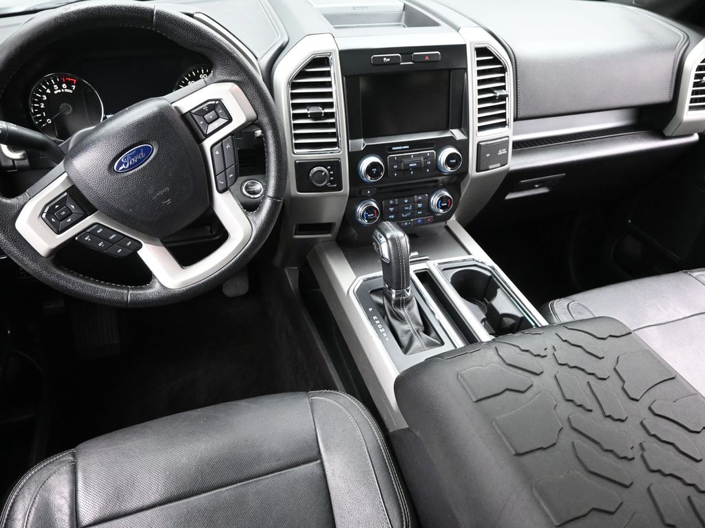 2015 Ford F-150 XLT photo 10