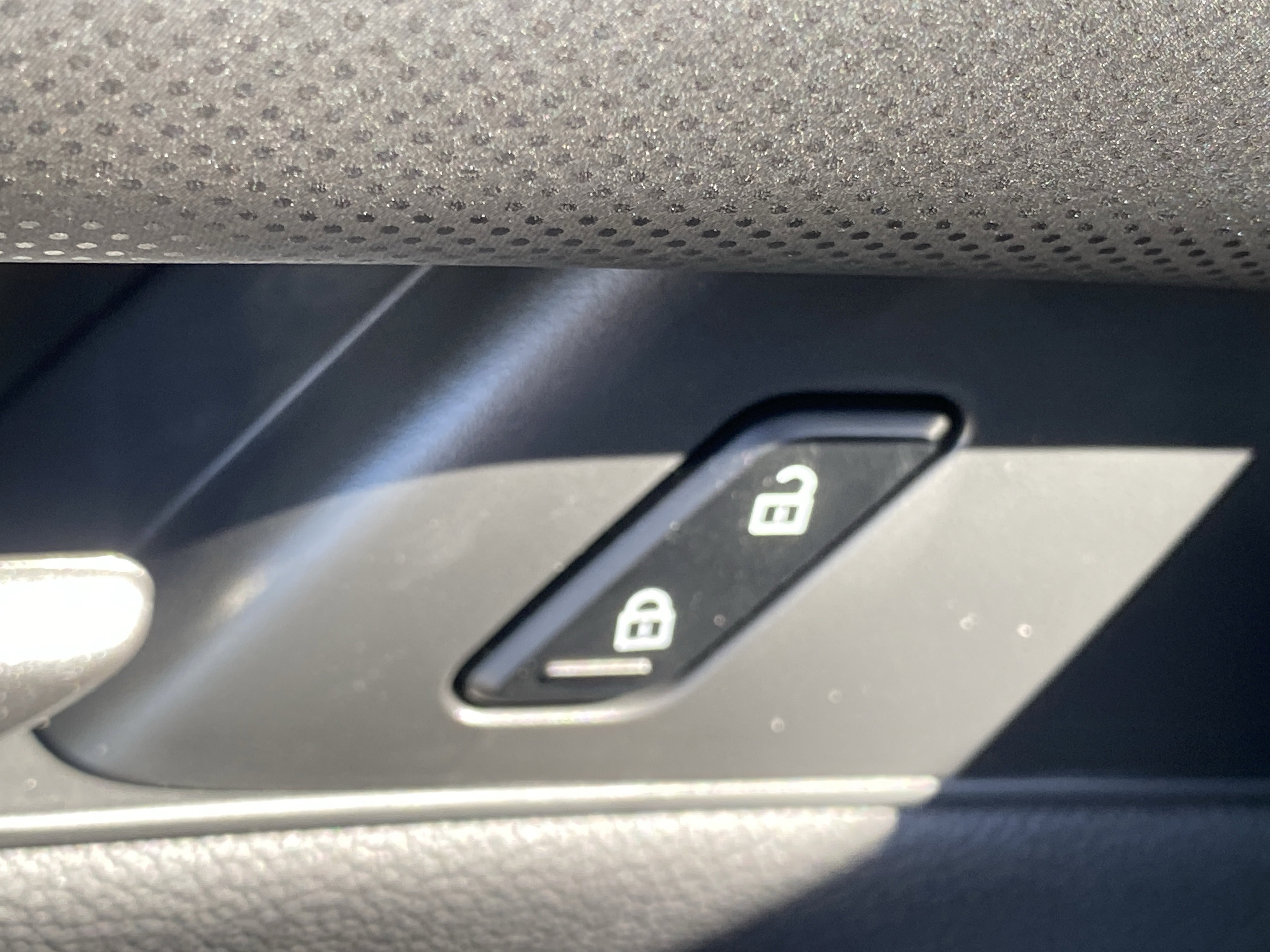 2025 Mazda CX-50 Premium photo 2