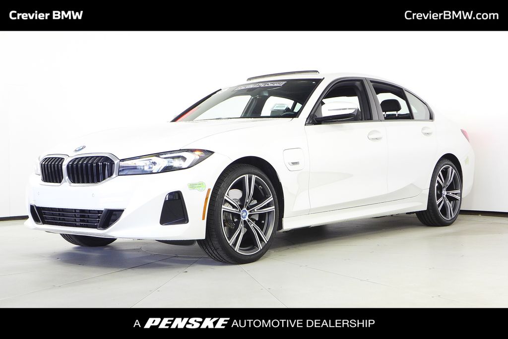 2023 BMW 3 Series 330e's photo