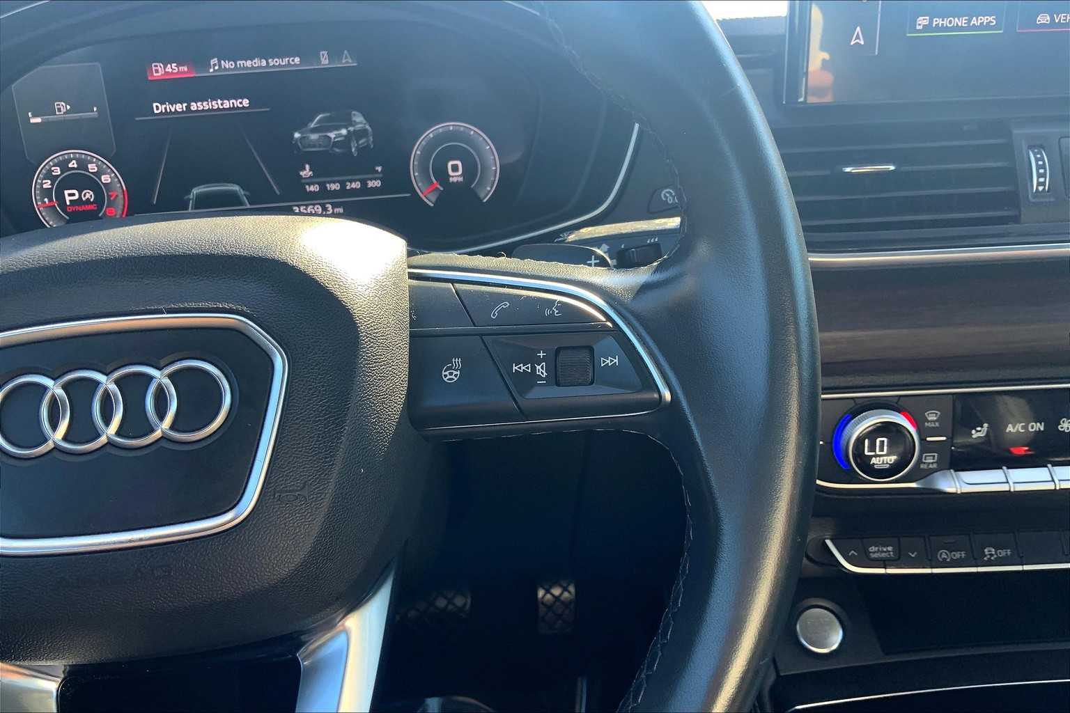 2022 Audi Q5 S line Premium Plus photo 22