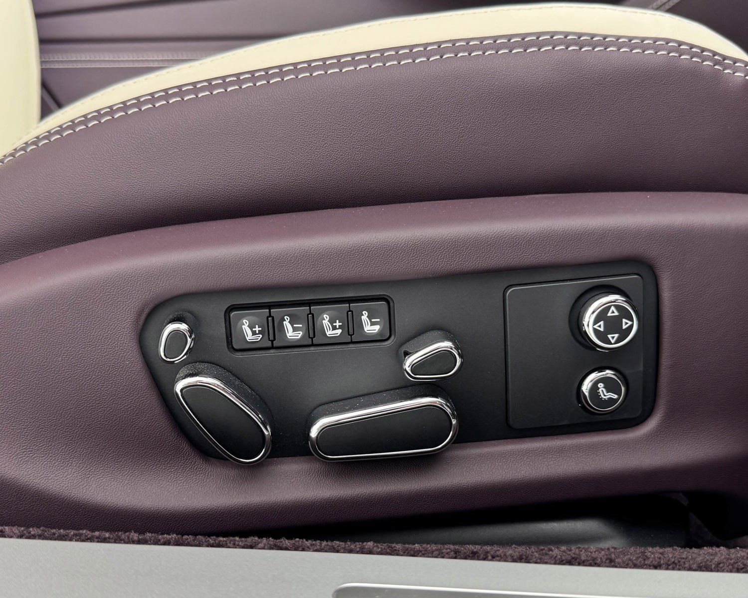 2024 Bentley Continental photo 18