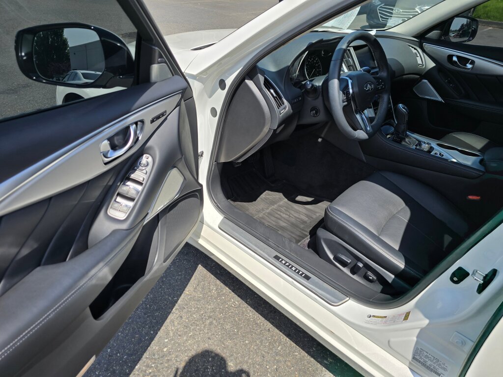 2024 Infiniti Q50 LUXE photo 18