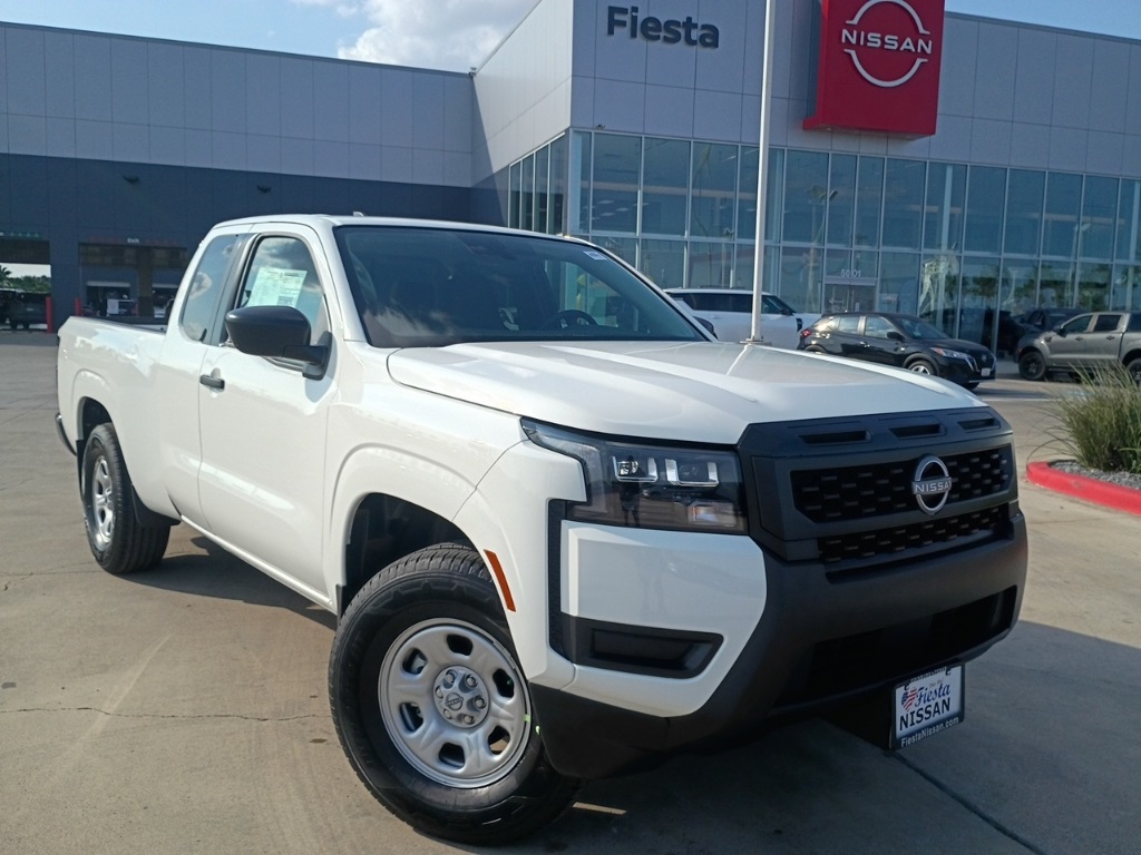 2026 Nissan Frontier S's photo