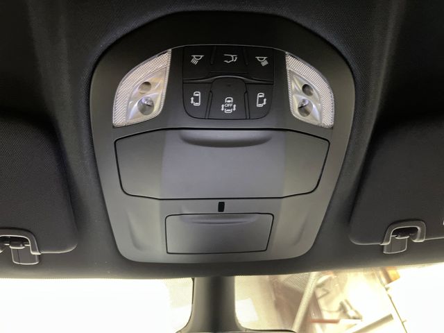 2026 Chrysler Pacifica photo 22