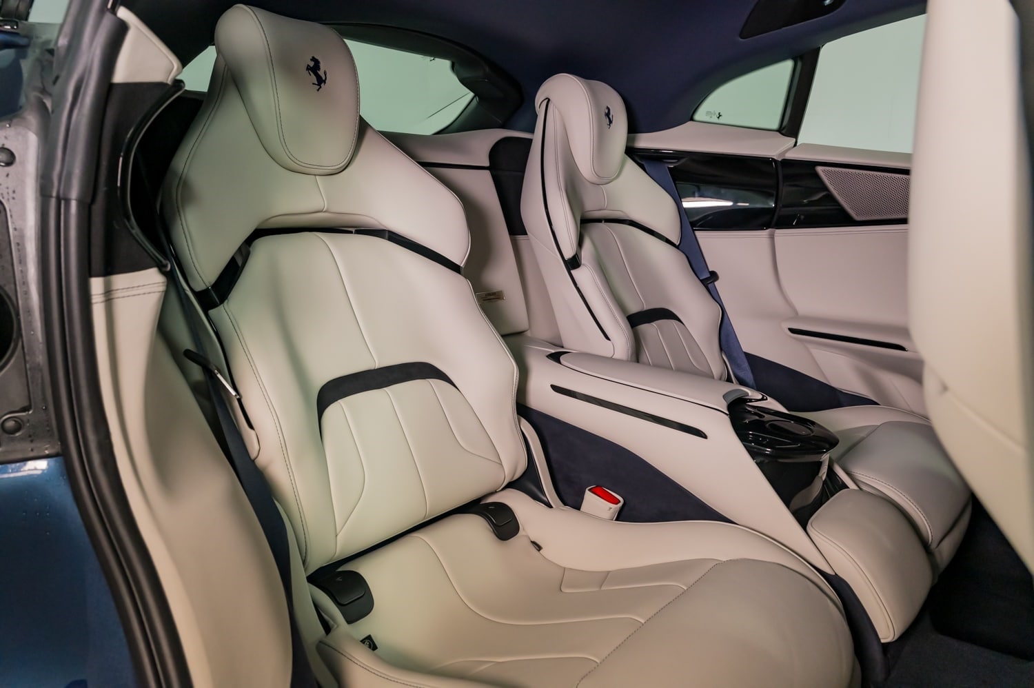 2024 Ferrari Purosangue photo 33
