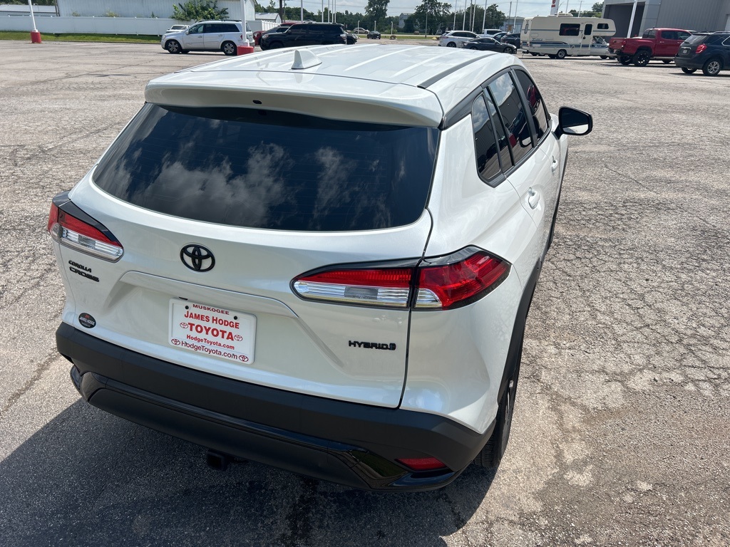 2024 Toyota Corolla Hybrid XSE photo 6