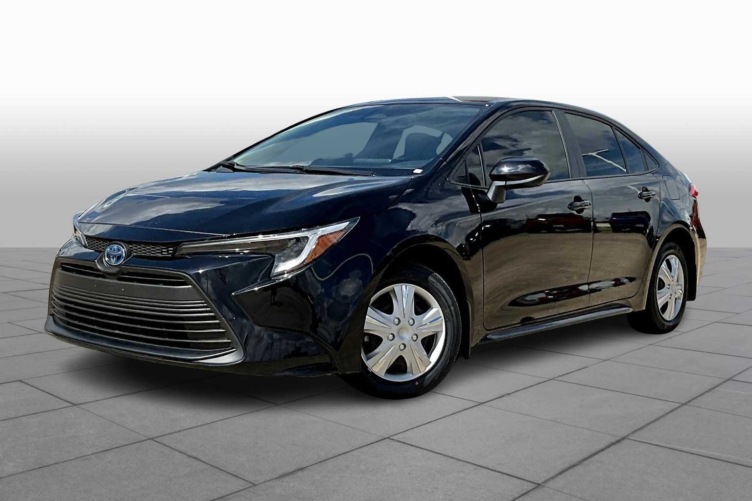 2025 Toyota Corolla LE's photo