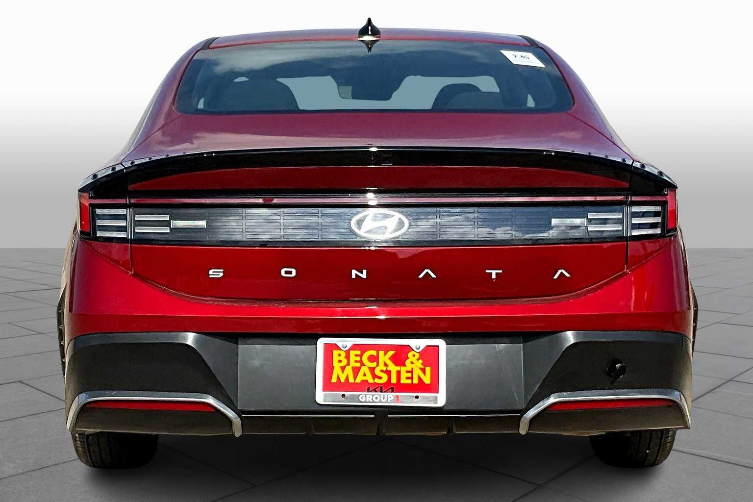 2025 Hyundai Sonata SEL photo 4