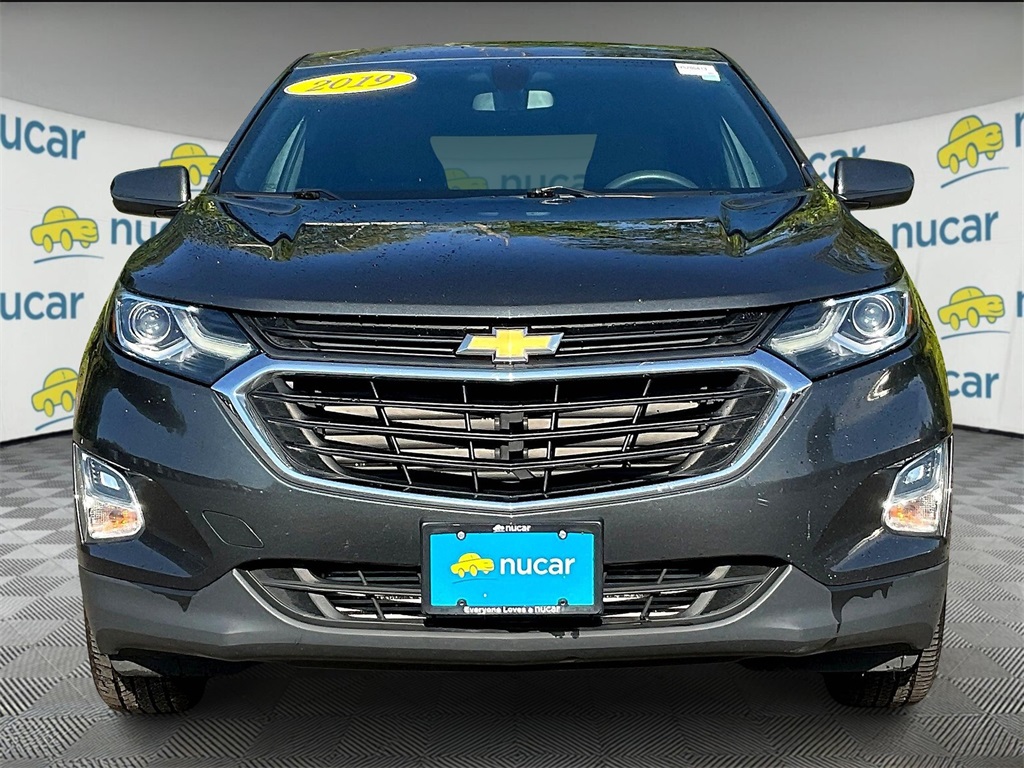 2019 Chevrolet Equinox LT photo 2