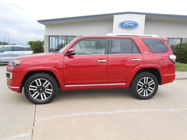 2020 Toyota 4Runner Limited photo 2