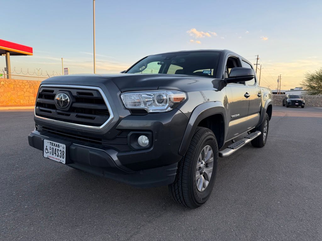 2019 Toyota Tacoma SR5 photo 2