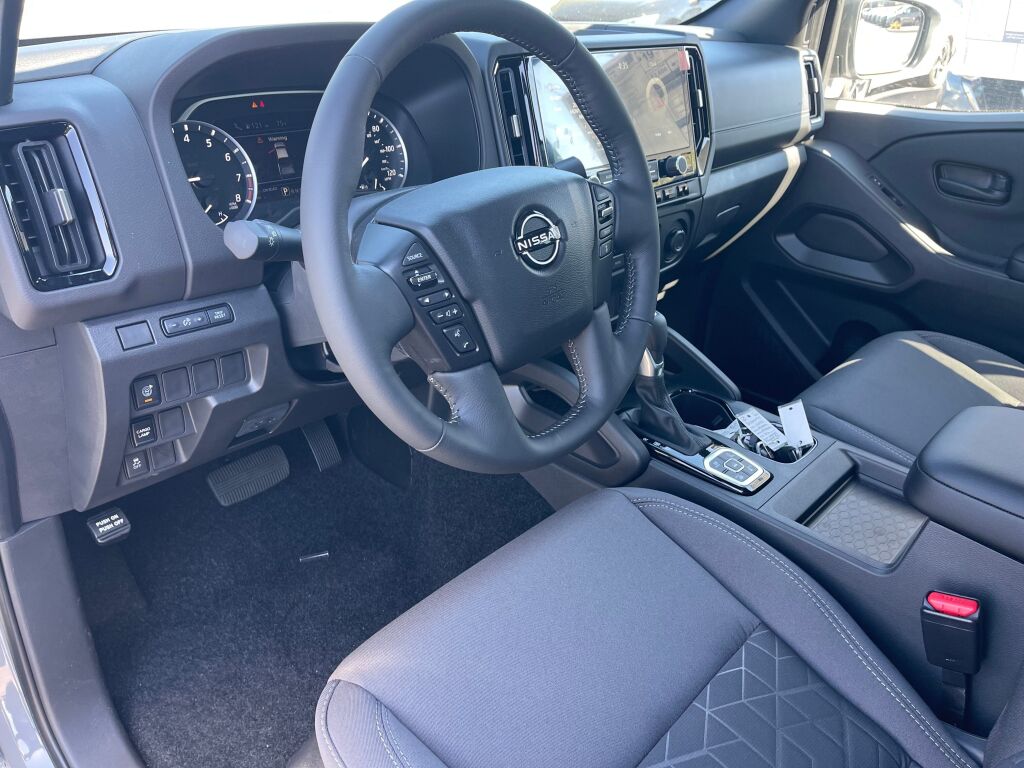 2026 Nissan Frontier Crew Cab SV photo 6