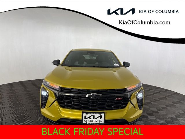 2024 Chevrolet Trax photo 2