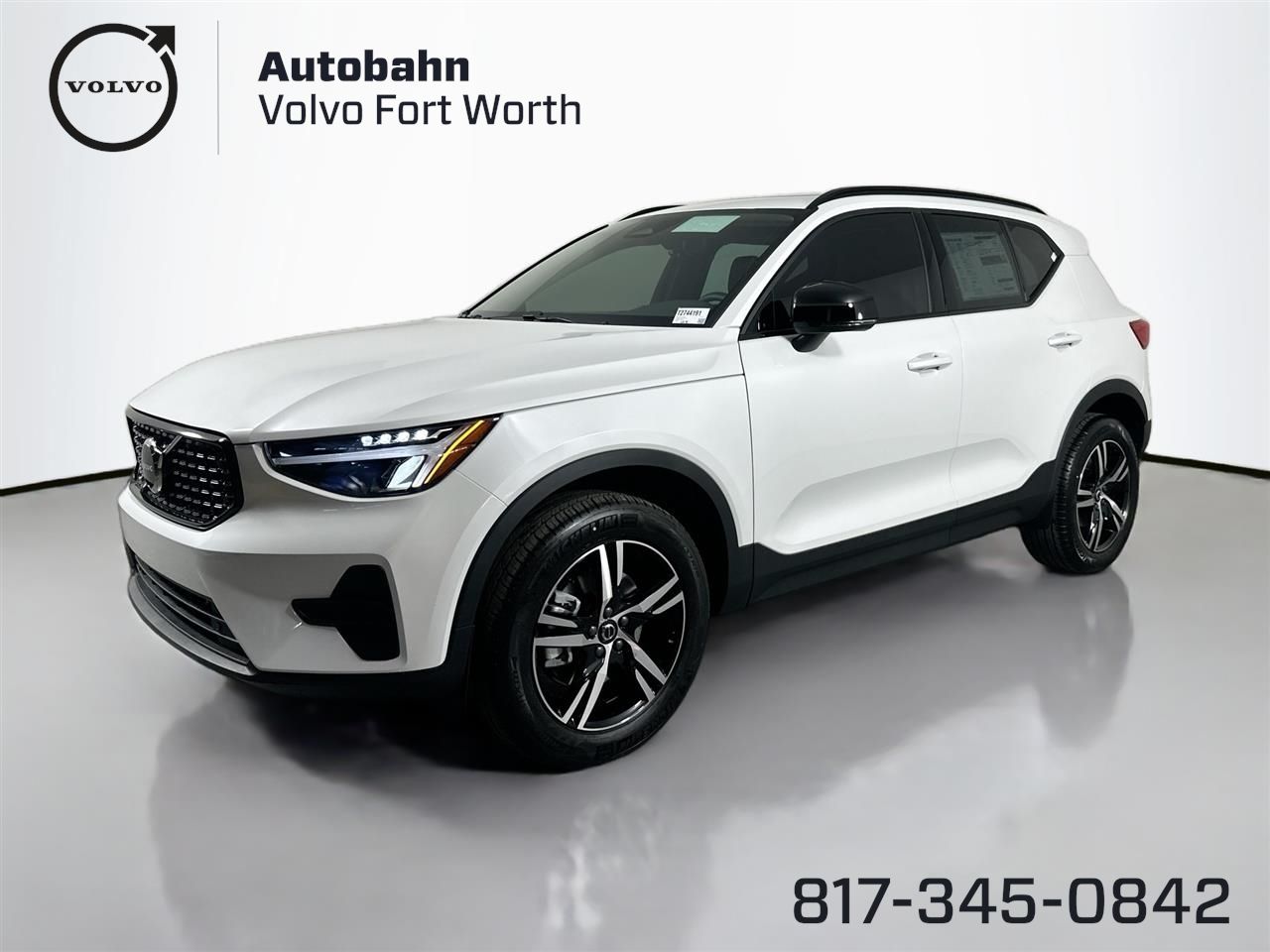 2026 Volvo XC40 Core's photo